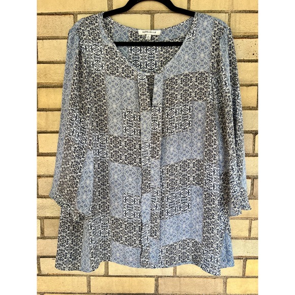 Rose & Olive Tops - Rose + Olive Blue Medallion Print Keyhole Neck 3/4 Sleeve Blouse Size 2X